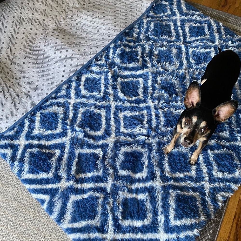 5’x8’ Geometric fluffy RUG